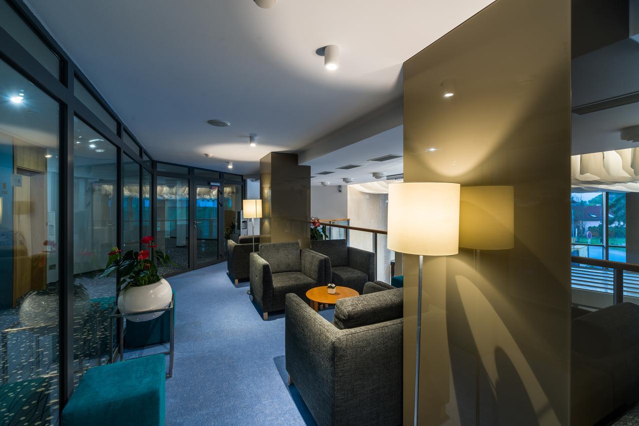 Hotel Galeria Thermal Bešeňová 外观 照片
